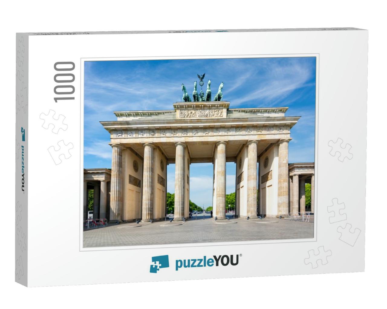 Famous Brandenburg Gate on Pariser Square with No People... Jigsaw Puzzle with 1000 pieces
