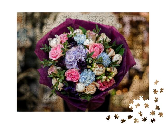 Close-Up on Flowers of Gorgeous Bouquet of Hydrangea Rose... Jigsaw Puzzle with 1000 pieces