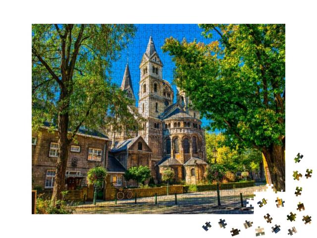 Muenster Church in Roermond... Jigsaw Puzzle with 1000 pieces