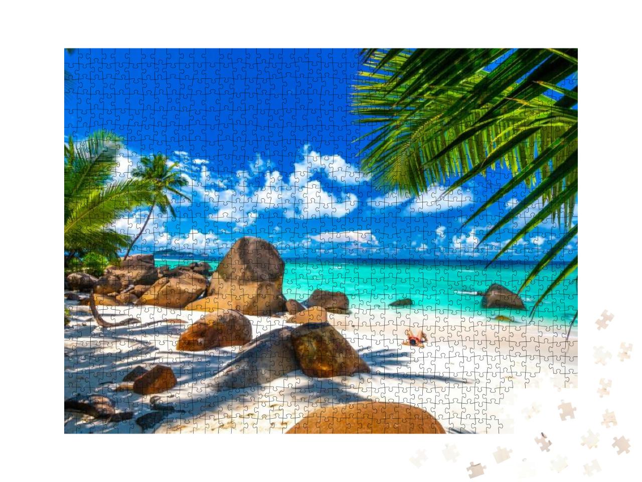 Typical Beach in Seychelles with Granite Rocks... Jigsaw Puzzle with 1000 pieces