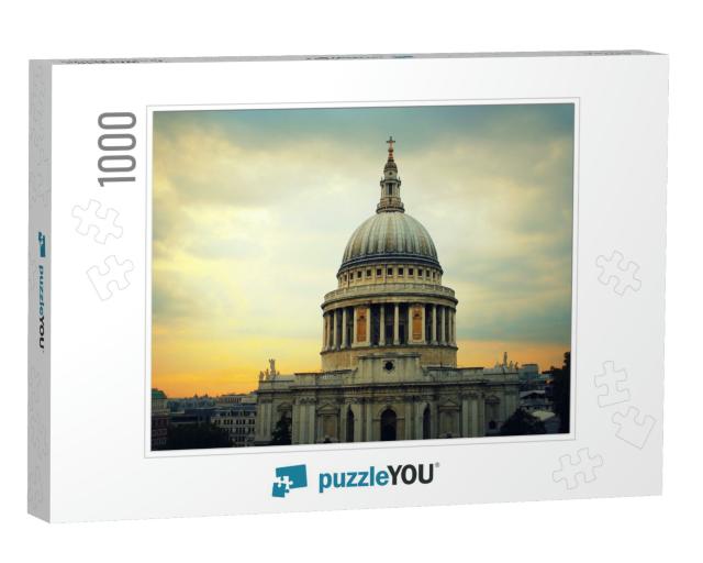 St Pauls Cathedral in London & Sky with Clouds... Jigsaw Puzzle with 1000 pieces