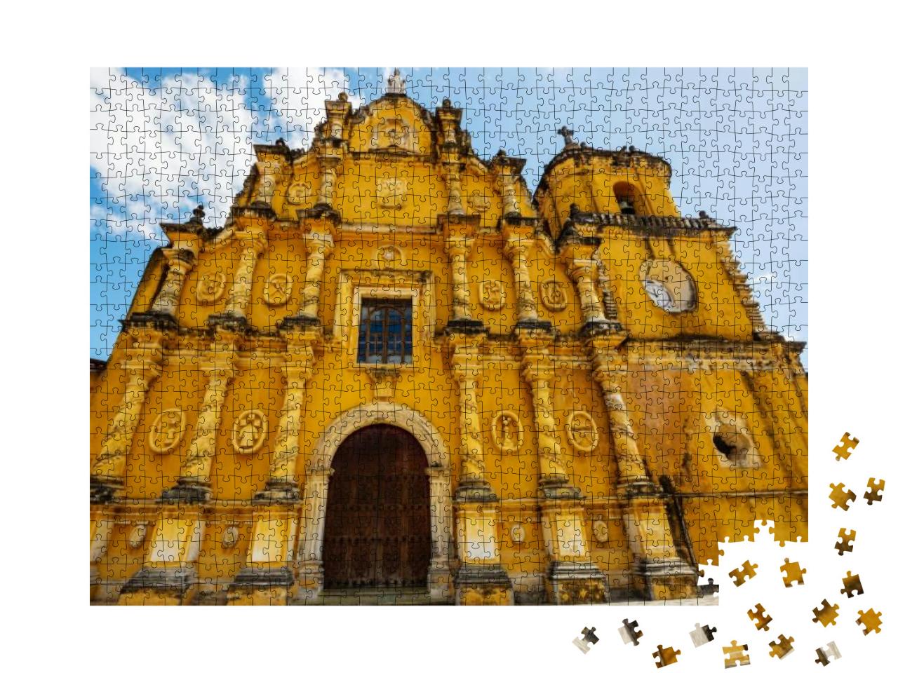 Colonial Architecture in Leon City, Nicaragua... Jigsaw Puzzle with 1000 pieces