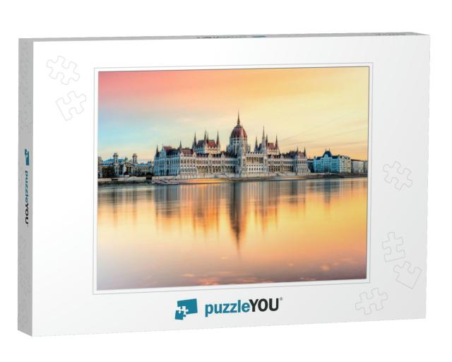 View of Budapest Parliament At Sunset, Hungary... Jigsaw Puzzle