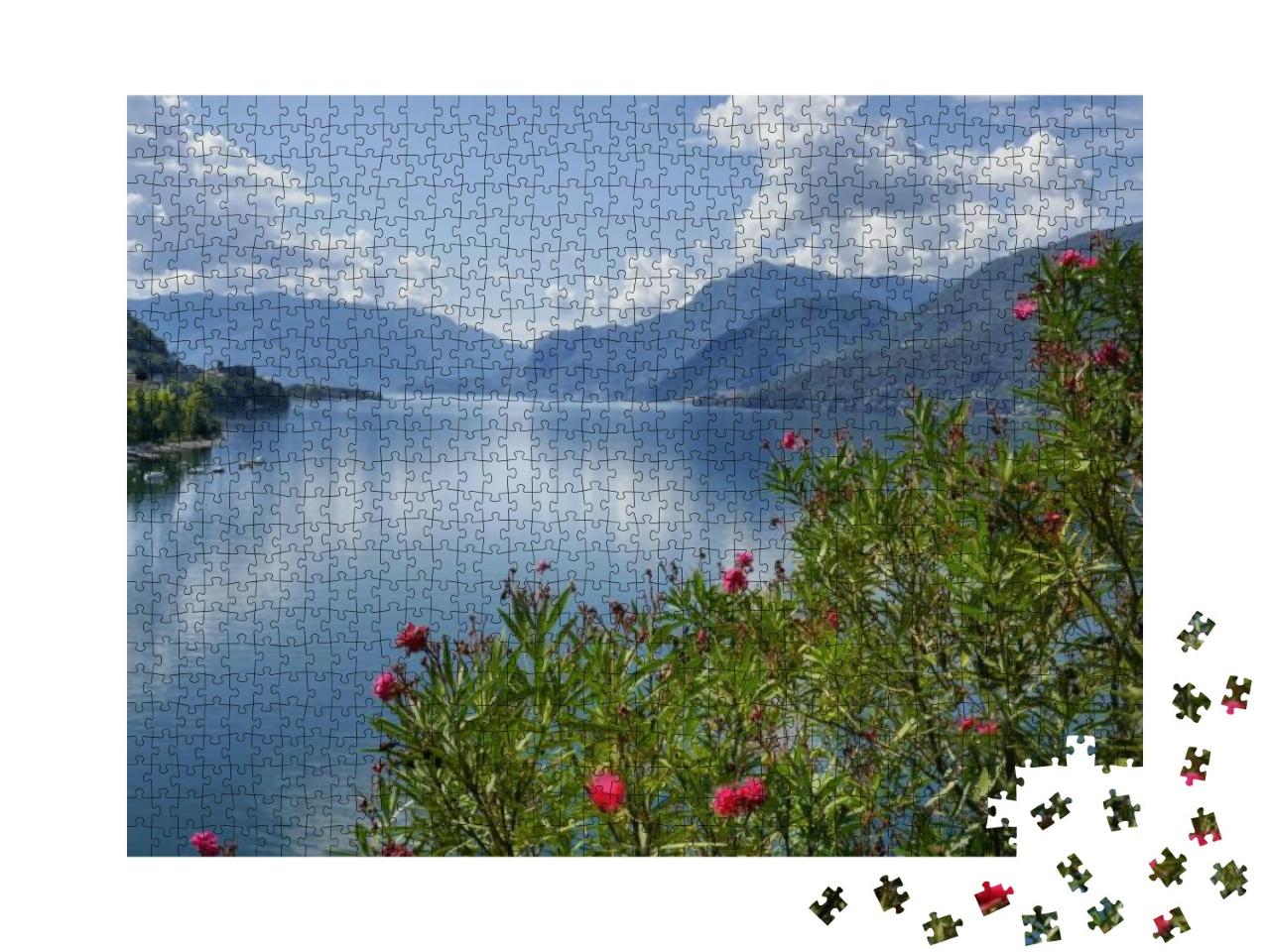 Lake Como in Italy... Jigsaw Puzzle with 1000 pieces