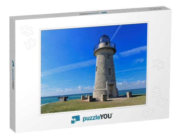 Lighthouse in Biscayne National Park, Florida... Jigsaw Puzzle