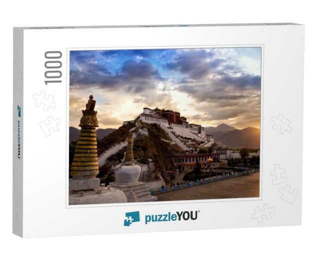 Potala Palace At Sunrise in Lhasa, Tibet... Jigsaw Puzzle with 1000 pieces
