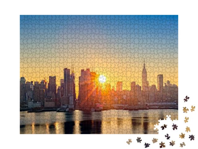 Midtown Manhattan Skyline At Sunrise, as Viewed from Weeh... Jigsaw Puzzle with 1000 pieces