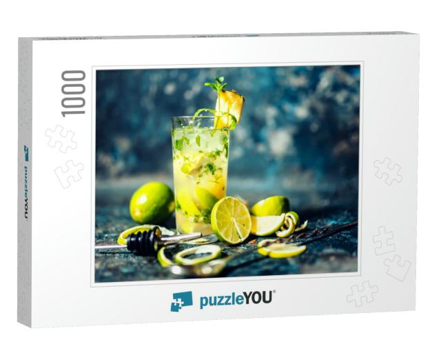 Refreshment Alcoholic Cocktail Drink At Bar or Pub. Gin &... Jigsaw Puzzle with 1000 pieces