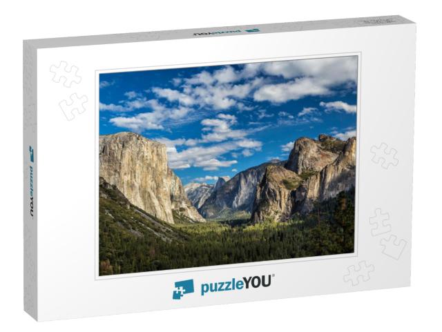 Yosemite National Park Valley from Tunnel View... Jigsaw Puzzle