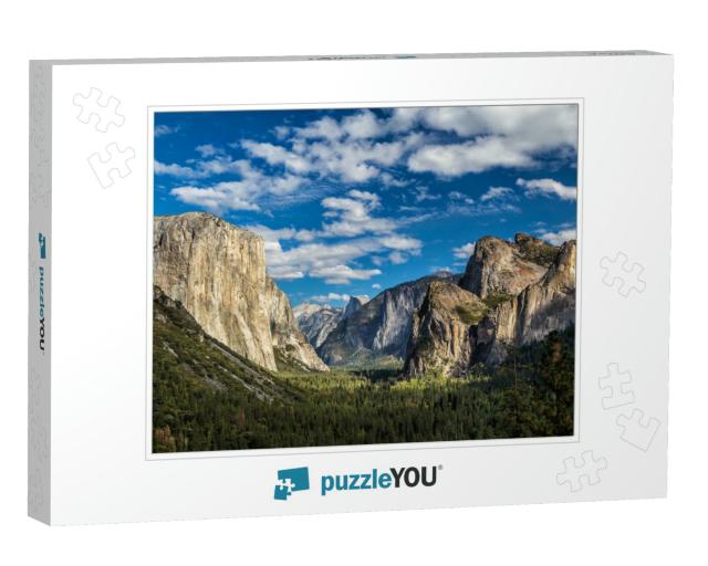 Yosemite National Park Valley from Tunnel View... Jigsaw Puzzle