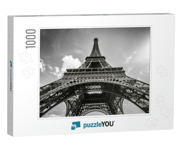 Eiffel Tower Paris in Black & White... Jigsaw Puzzle with 1000 pieces
