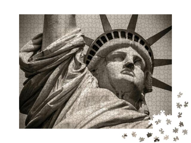 Close-Up Shot of the Statue of Liberty in Black & White... Jigsaw Puzzle with 1000 pieces