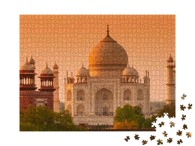 Taj Mahal At Sunrise, Agra, Uttar Pradesh, India... Jigsaw Puzzle with 1000 pieces