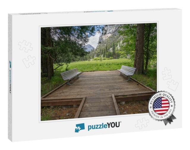 Zumwalt Meadow in Kings Canyon National Park in the USA... Jigsaw Puzzle