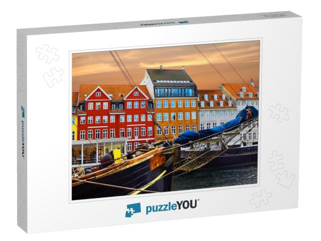 Copenhagen, Denmark. Yacht & Color Houses in Seafront Nyh... Jigsaw Puzzle