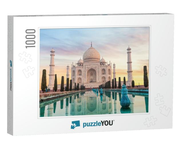 Taj Mahal in India Without People, Agra... Jigsaw Puzzle with 1000 pieces