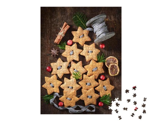 Homemade Chain Made of Gingerbread Cookies as Decoration... Jigsaw Puzzle with 1000 pieces