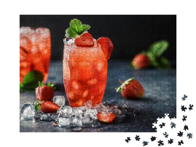 Fresh Strawberry Cocktail. Fresh Summer Cocktail with Str... Jigsaw Puzzle with 1000 pieces