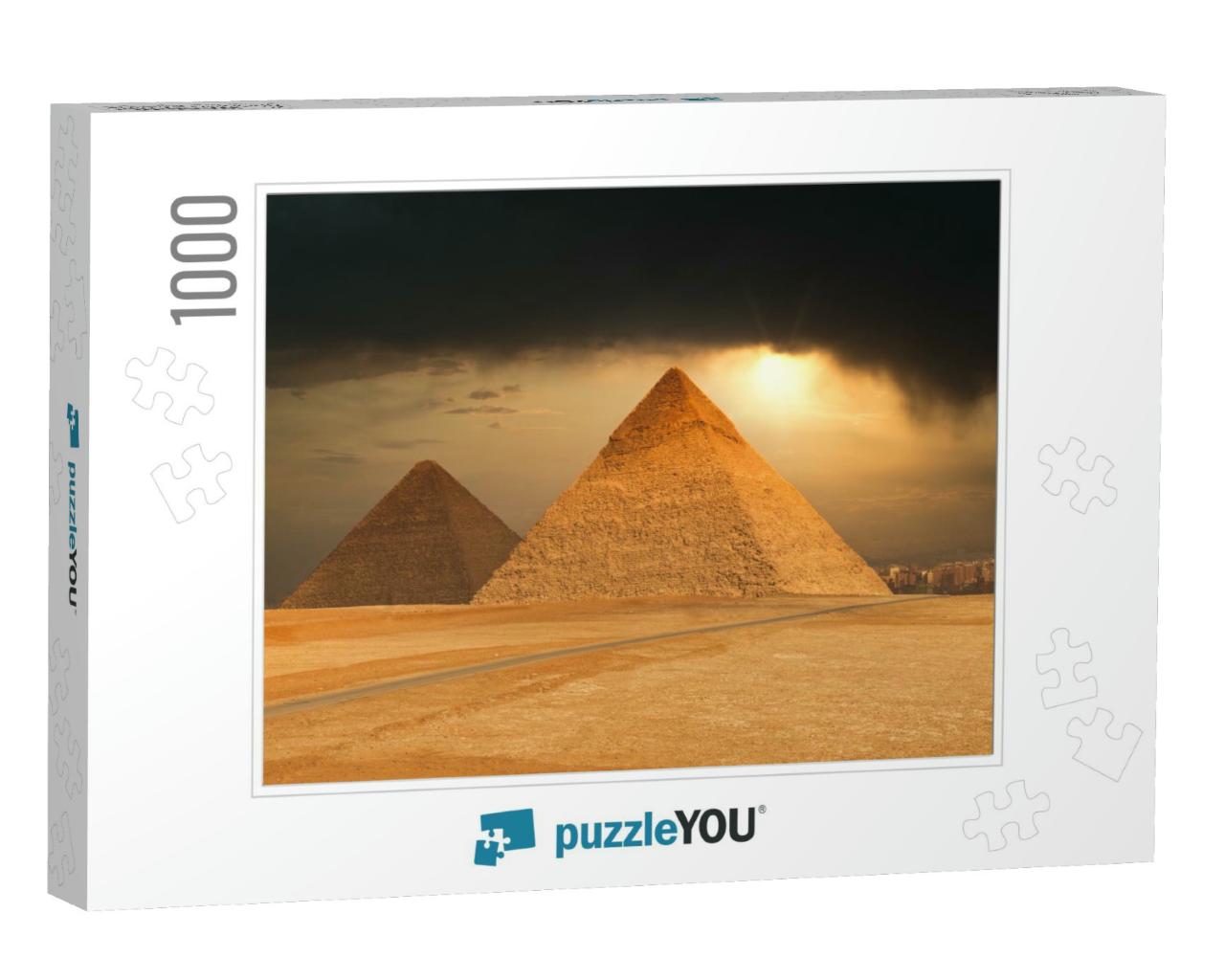 The Famous Pyramids At Giza in Egypt... Jigsaw Puzzle with 1000 pieces