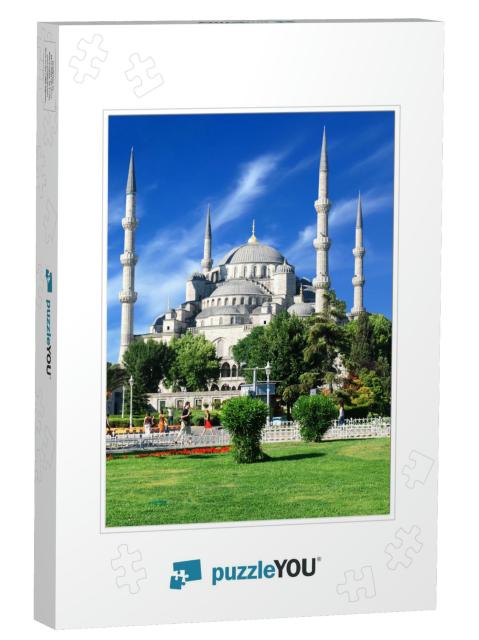 The Blue Mosque, Sultanahmet Camii, Istanbul, Turkey... Jigsaw Puzzle