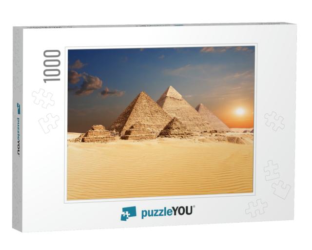 Famous Egyptian Pyramids of Giza, Beautiful View... Jigsaw Puzzle with 1000 pieces