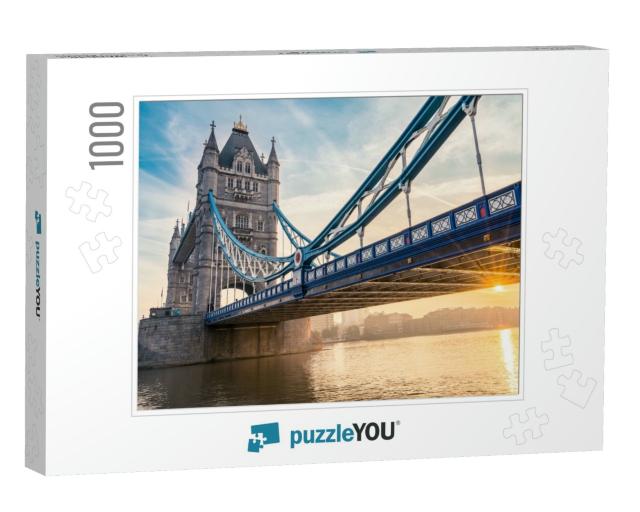 Tower Bridge with Sun Flare... Jigsaw Puzzle with 1000 pieces