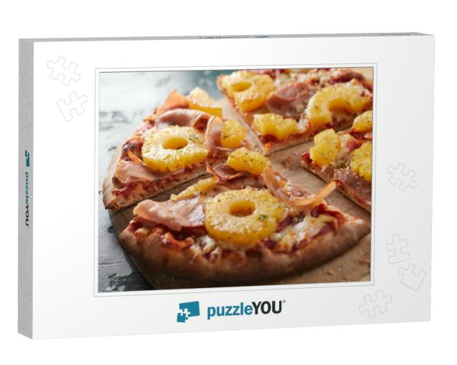 Tasty Hawaiian Pizza with Pineapple Rings & Prosciutto Ha... Jigsaw Puzzle