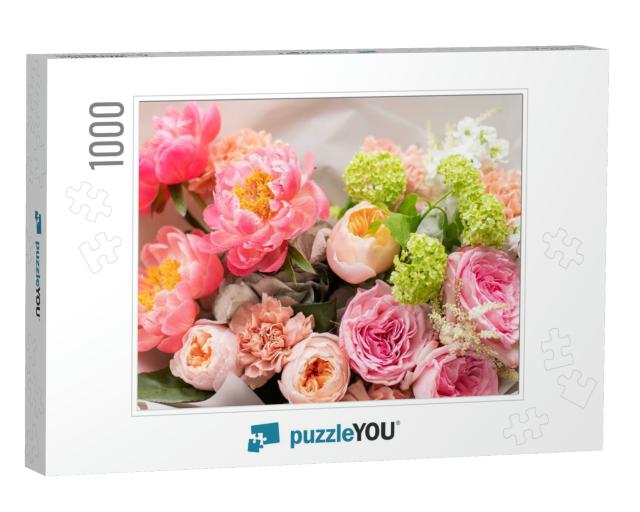 Flower Shop. Beautiful Bouquet of Mixed Flowers in Man Ha... Jigsaw Puzzle with 1000 pieces