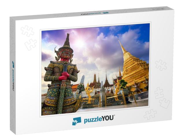 Wat Phra Kaew, Temple of the Emerald Buddha Wat Phra Kaew... Jigsaw Puzzle